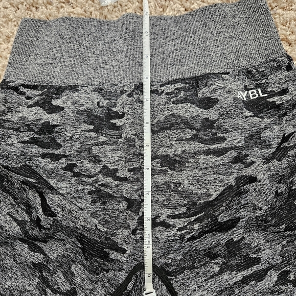 NWT AYBL Evolve Camo Seamless Leggings - medium - Picture 8 of 13
